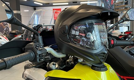 Neue Arai Helme