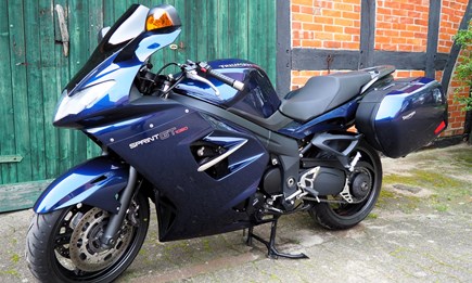 Tourentaugliche Triumph Sprint GT 1050!