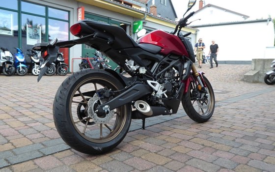 Honda CB125R - Bild 2