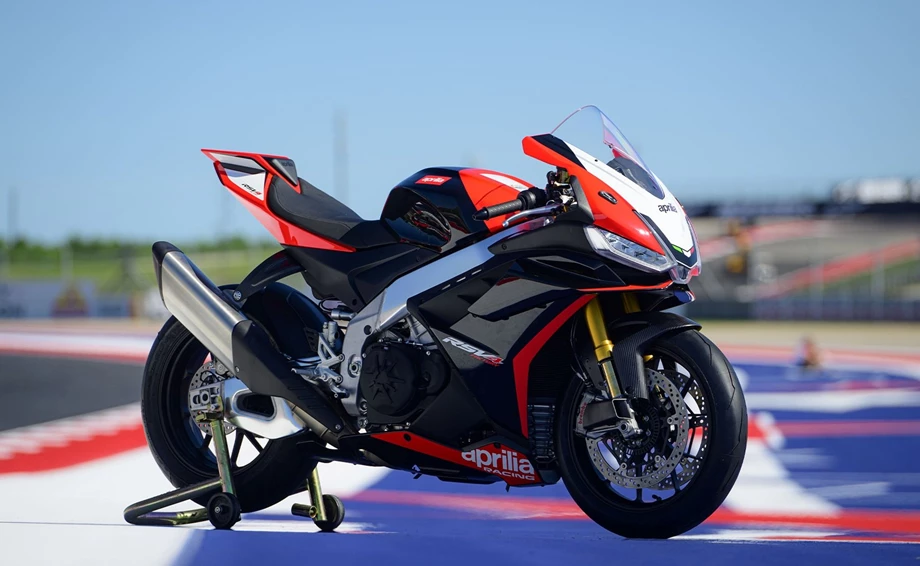 APRILIA RSV4 FACTORY UND TUONO V4 FACTORY SE-09 SBK Bild 3: APRILIA RSV4 FACTORY UND TUONO V4 FACTORY SE-09 SBK