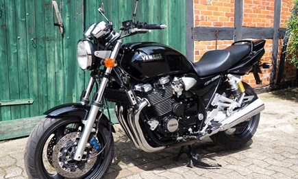 Yamaha XJR 1300- topgepflegtes Big-Bike!