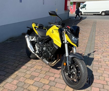 Honda CB750 Hornet Modell 2024 mit Sportpacket