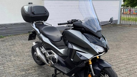 Honda Forza 750 mit Zubehör 