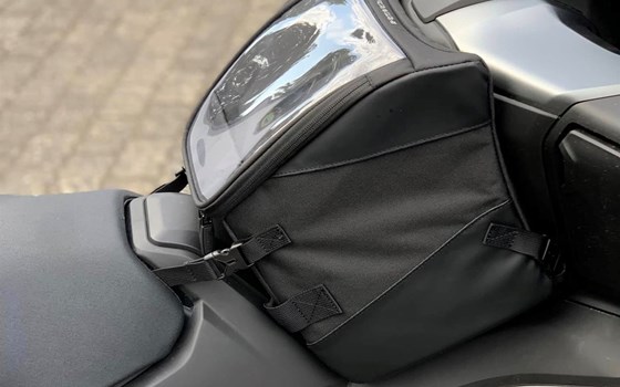 Honda Forza 750 mit Zubehör  - Bild 6