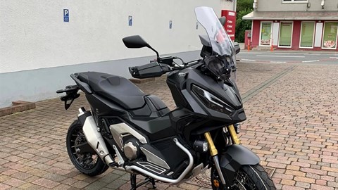Honda ADV 750 mit Honda Travel- und Style Paket 