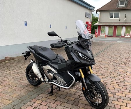 Honda ADV 750 mit Honda Travel- und Style Paket 