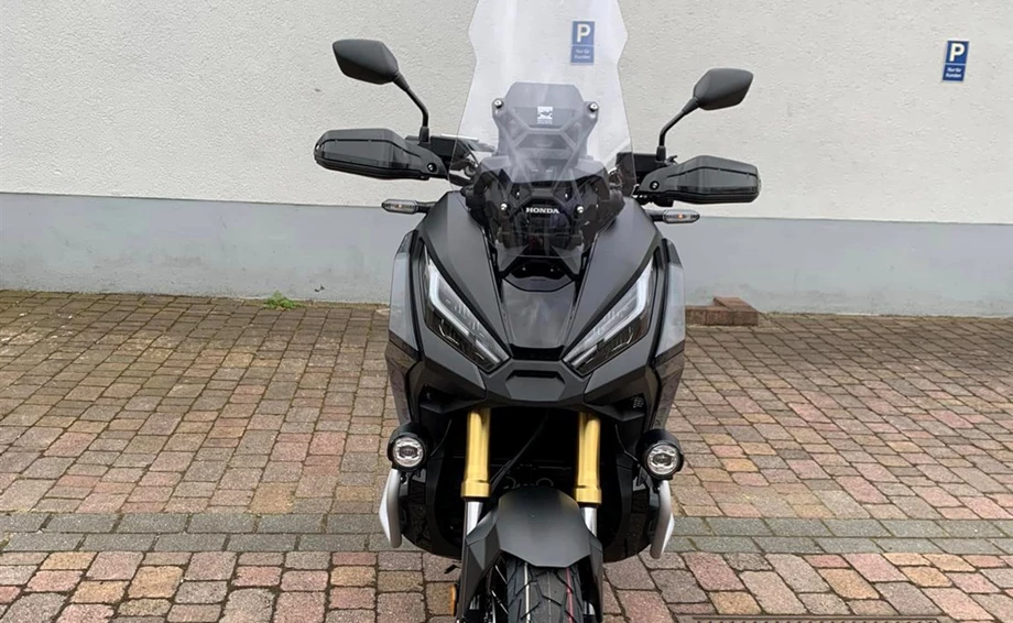 Honda ADV 750 mit Honda Travel- und Style Paket  Bild 11: Honda ADV 750 mit Honda Travel- und Style Paket