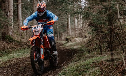 Erfolgreiches Wochenende für die Walzer Teamfahrer beim Mountain Enduro in Rohr im Gebirge