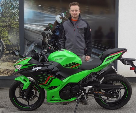 Biker rasen nicht, sie fliegen tief!