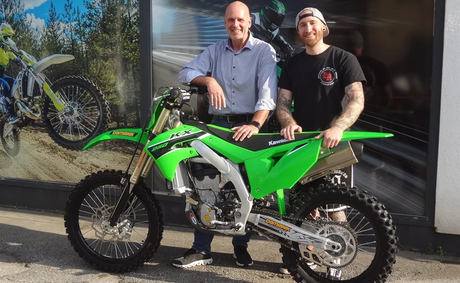 KX 250  ready für die MX Strecke!! Bild 1: KX 250  ready für die MX Strecke!!