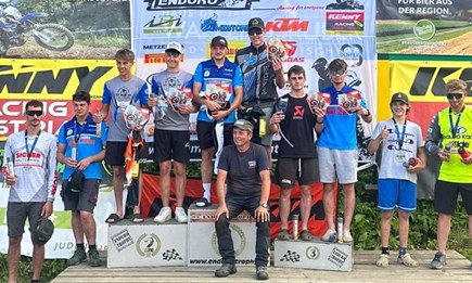 Action pur: Walzer Team rockt die Buckelhube beim Family Enduro Rennen!