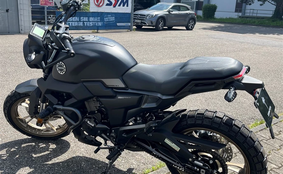 125er G1 von Zontes mit 15 PS und ABS Bild 8: 125er G1 von Zontes mit 15 PS und ABS