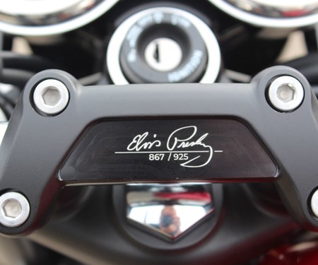 "ELVIS PRESLEY LIMITED EDITION"