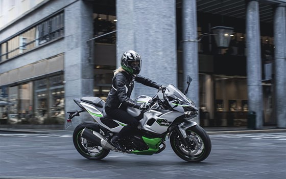 Die innovative Zukunft des Motorradfahrens: Kawasaki Elektro- und Hybridmodelle - Bild 2