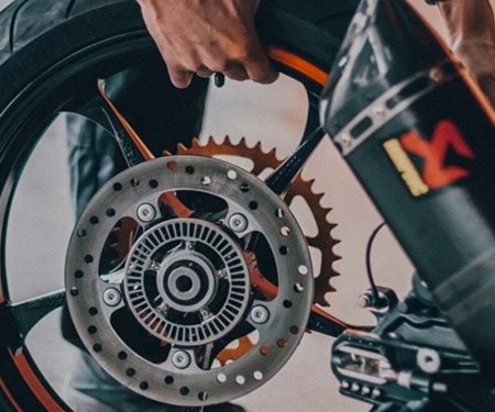 KOMM IN UNSER TEAM UND BEWIRB DICH JETZT!