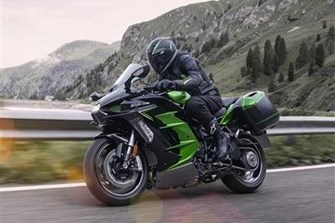 Ninja H2 SX und Ninja H2 SX SE jetzt inklusive Tourer-Kit*