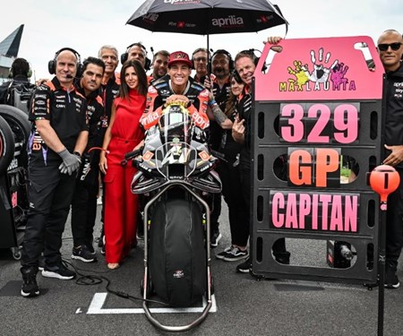 APRILIA RACING PROTAGONIST IN SILVERSTONE