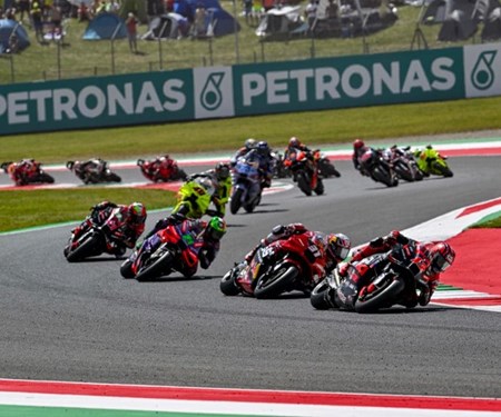 Drei Aprilias in den Top Ten beim Sprint in Mugello. Aleix Espargaró feierte  seinen 328 GP an einem arbeitsreichen Sonntag