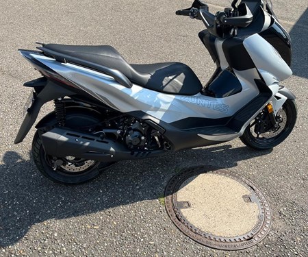 Jetzt wieder bei uns! Maxi Scooter 350E von Zontes.
