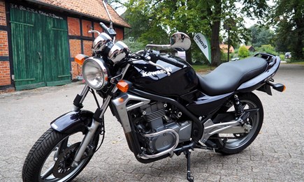 Tiefergelegte Kawasaki ER-5