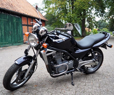 Tiefergelegte Kawasaki ER-5