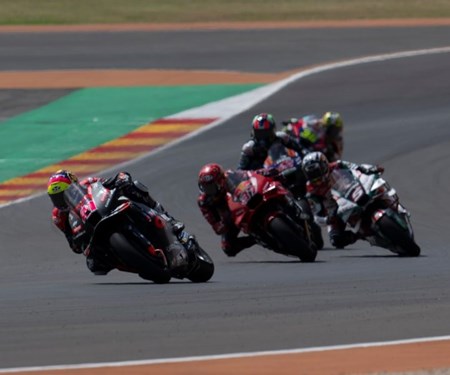 SCHWIERIGES RENNEN FÜR APRILIA IN ARAGÓN 