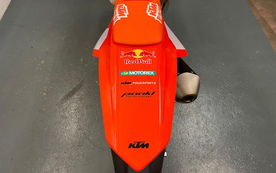 2025 KTM 300 EXC CHAMPION EDITION - Bild 8