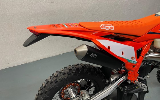 2025 KTM 300 EXC CHAMPION EDITION - Bild 9