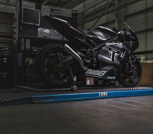 UNSER WINTER-SPEZIAL: AB 1. NOVEMBER WIEDER WINTER-RABATT AUF ALLE WERKSTATTDIENSTLEISTUNGEN 
Ab dem 1. November  sind wir wieder wie gewohnt mit einem satten Winter-Rabatt für euch da! Egal ob Kundendienst, Service oder ein neuer Reifens ...