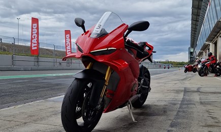 Panigale V4 S 2025 Runout