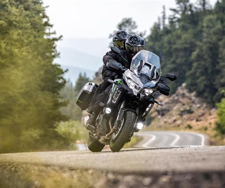 Neuer Adventure-Tourer für 2025: Versys 1100 kommt mit mehr Hubraum, Power und Drehmoment