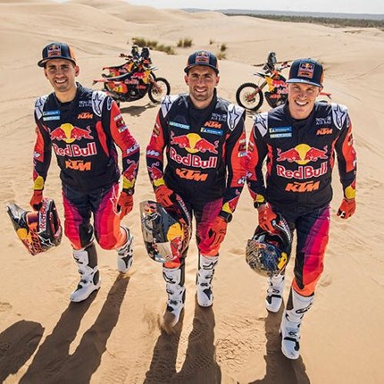 RED BULL KTM WELCOMES LUCIANO BENAVIDES AND DANIEL SANDERS AHEAD OF RALLYE DU MAROC ASSAULT Red Bull KTM Factory Racing are gearing up for the 2024 Rallye du Maroc with an all-new rider line-up. Luciano Benavides and D ... Weiter >>