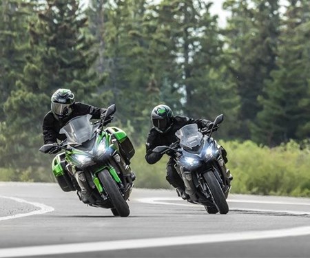 Beliebter Sporttourer grundlegend überarbeitet: Die neue Ninja 1100SX – mehr Hubraum und mehr Drehmoment