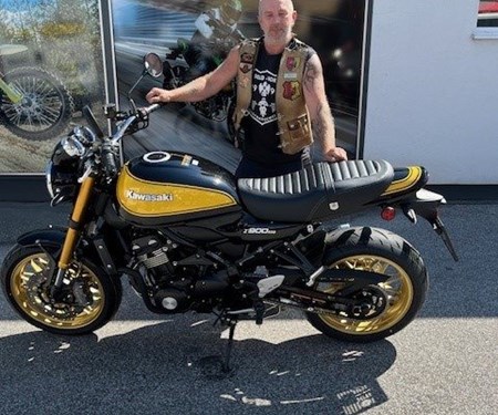 Motorradfahren ist mehr als nur ein Glücksgefühl. Es löst etwas in mir aus, das ich nicht in Worte fassen kann. 