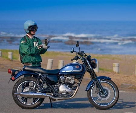 Vintage-Style für die Einstiegsklasse: Kawasaki präsentiert die W230 und die Meguro S1