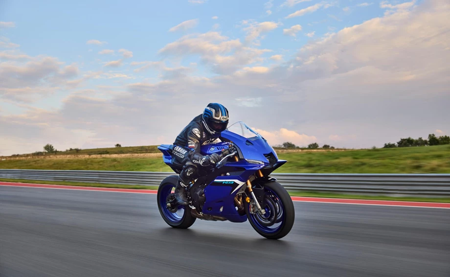 Die Yamaha R9 – Supersport auf einem neuen Level Bild 1: Die Yamaha R9 – Supersport auf einem neuen Level