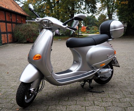Wunderschöne Vespa ET4 125!