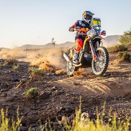 STAGE FOUR WIN FOR SANDERS AT RALLYE DU MAROC AS BENAVIDES CLAIMS THIRD Red Bull KTM Factory Racing’s Daniel Sanders has secured his second consecutive stage win of the 2024 Rallye du Maroc with vic ... Weiter >>