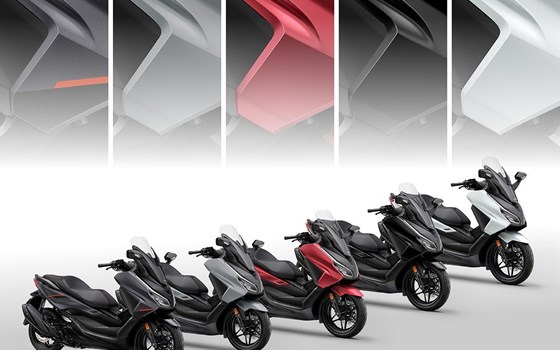 Die Honda Forza Premium Roller Familie erhält Design-Updates sowie mehr Ausstattung und Praktikabilität im Modelljahr 2025 - Bild 18