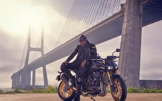 Das neue Honda Naked Bike Flaggschiff-Modell CB1000 Hornet sorgt gemeinsam mit der SP Version für maximalen Fahrspaß - Bild 2