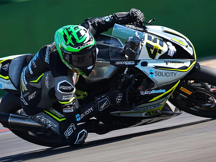 Luca de Vleeschauwer holt den Vize Titel für TRIUMPH Bild 1: Luca de Vleeschauwer holt den Vize Titel für TRIUMPH