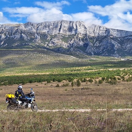 Norden 901 Expedition macht ihren Namen alle Ehre!! 
Wenn man die Bilder betrachtet, ist die Norden 901 Expedition ein richtig tolles Travel Bike dass nicht nur auf der Straße   ... Weiter >>