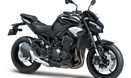 Die neue Kawasaki Z900 2025: Die Rückkehr einer Motorrad-Legende!