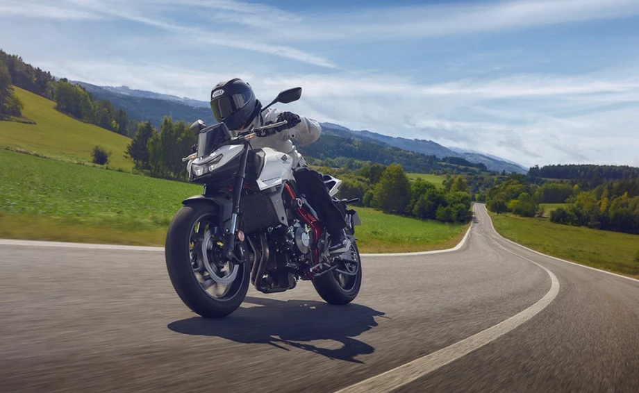 Honda Semmler - HONDA CB750 HORNET Modelljahrgang 2025 Bild 1: Honda Semmler - HONDA CB750 HORNET Modelljahrgang 2025