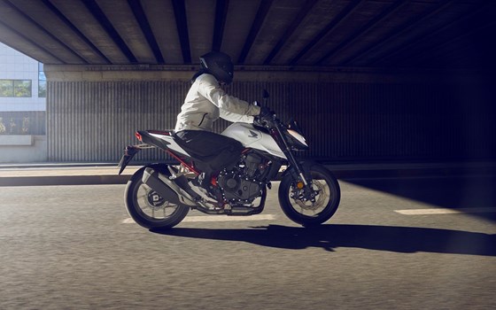 Honda Semmler - HONDA CB750 HORNET Modelljahrgang 2025 - Bild 10