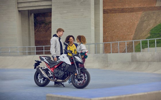 Honda Semmler - HONDA CB750 HORNET Modelljahrgang 2025 - Bild 13