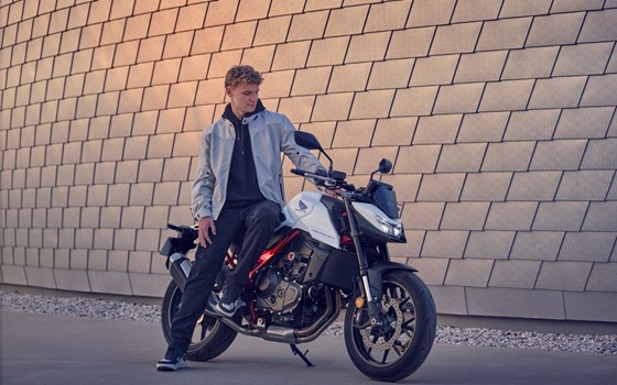Honda Semmler - HONDA CB750 HORNET Modelljahrgang 2025 - Bild 17