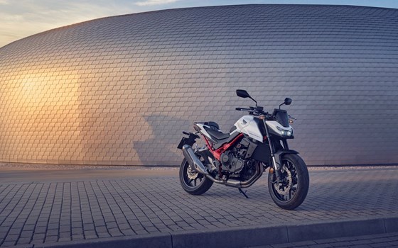 Honda Semmler - HONDA CB750 HORNET Modelljahrgang 2025 - Bild 18