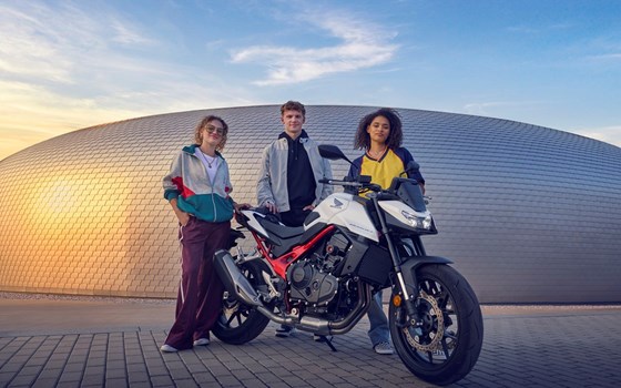 Honda Semmler - HONDA CB750 HORNET Modelljahrgang 2025 - Bild 2