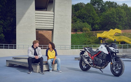 Honda Semmler - HONDA CB750 HORNET Modelljahrgang 2025 - Bild 21